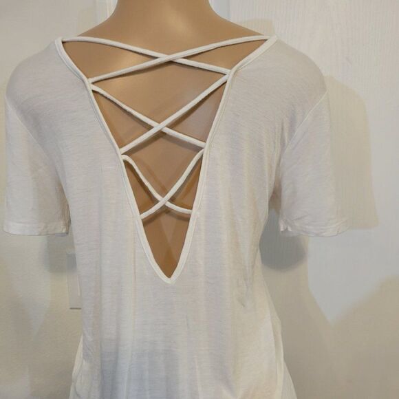 BRAND NEW CHARLOTTE RUSSE OPEN BACK  DESIGN WOMEN"S T-SHIRT - Picture 11 of 14